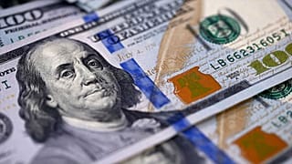 Dolar ve  Euro son ayların en sert yükselişini gösteriyor