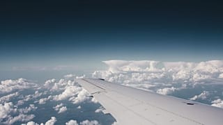 Electric aircraft: challenges and promises