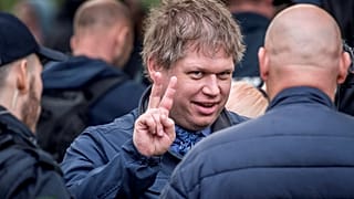 Προκλητική «Σκληρή Γραμμή»