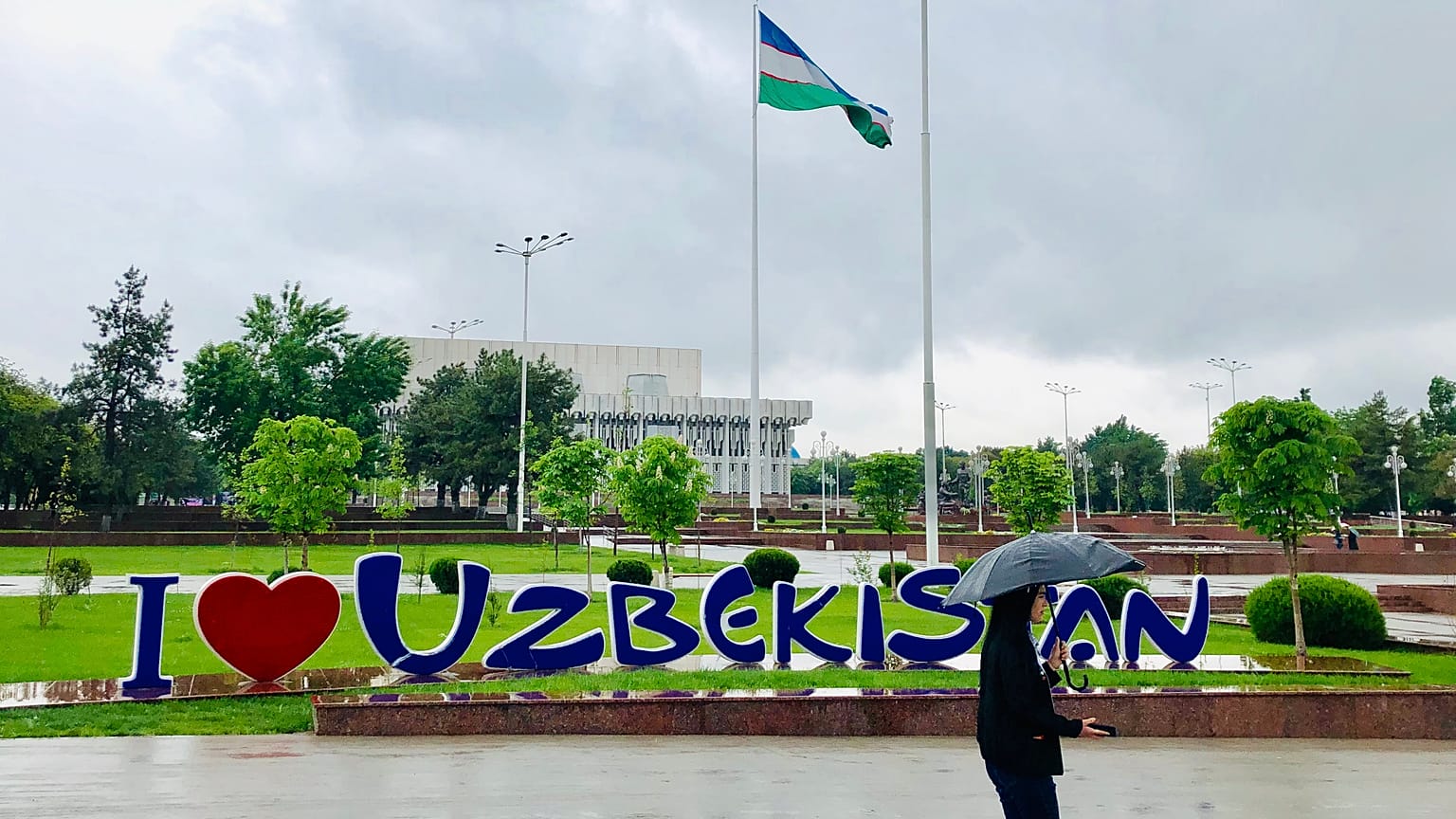 Özbekler geçtiğimiz yıl ülkelerini ziyaret eden 19 İzlandalı turisti arıyor