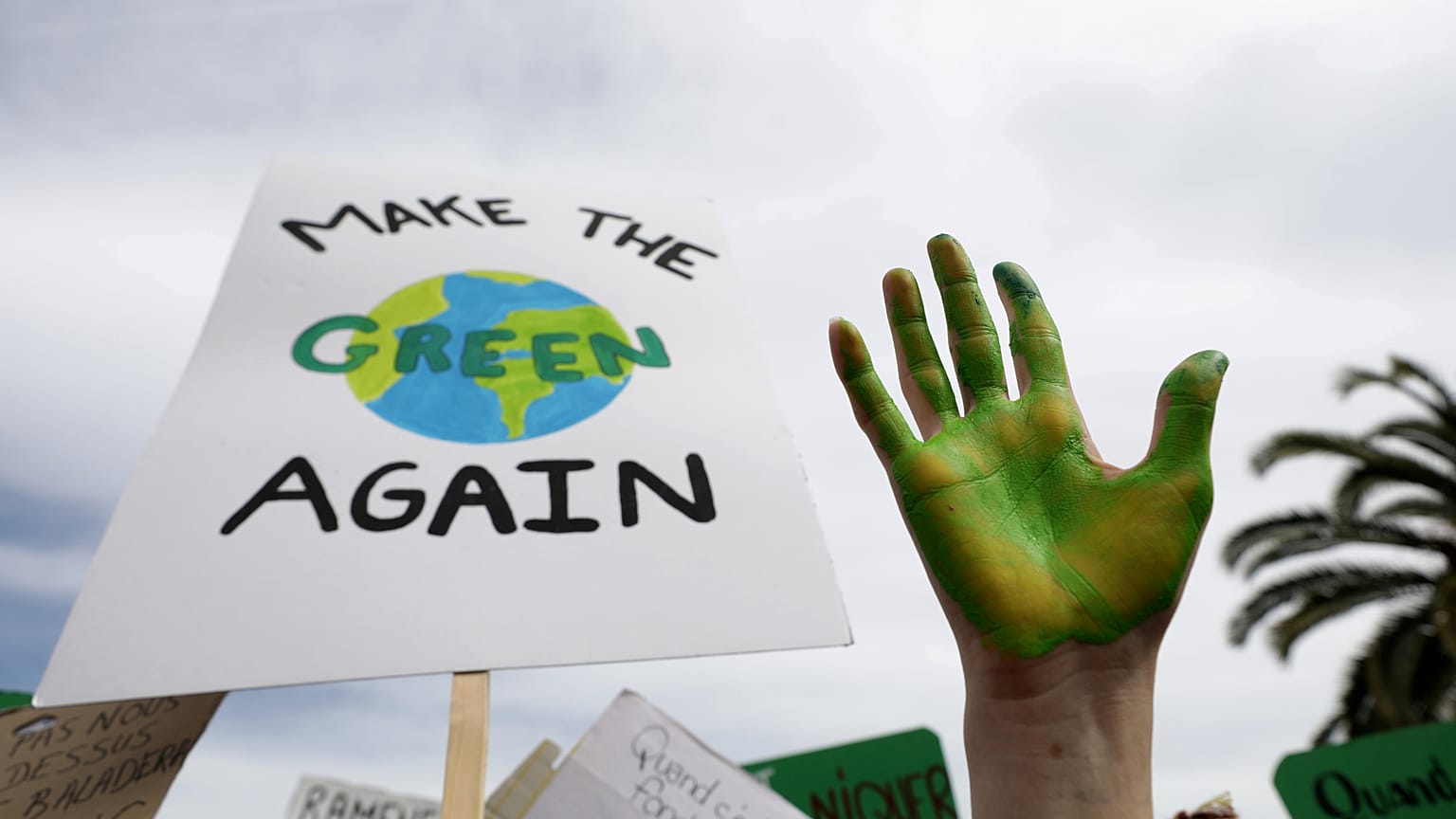 Eight EU countries call for more ambitious strategy to tackle climate change 