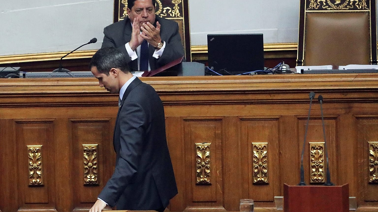 Dos diputados venezolanos acusados de rebelión se refugian en embajadas