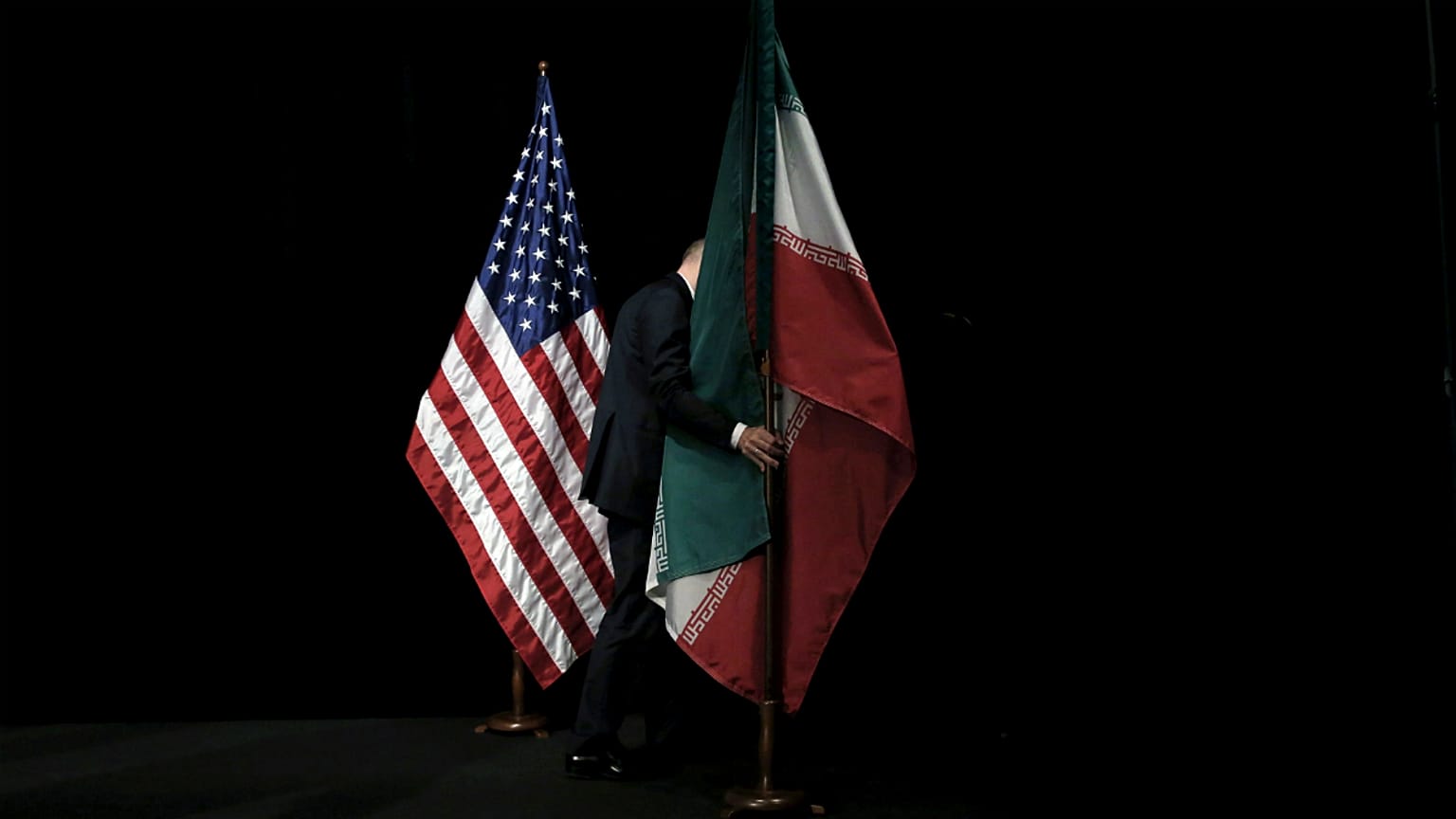 معاون سیاسی سپاه پاسداران: مذاکره ای با آمریکا در کار نخواهد بود