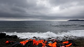Τουλάχιστον 70 νεκροί σε ναυάγιο ανοιχτά της Τυνησίας