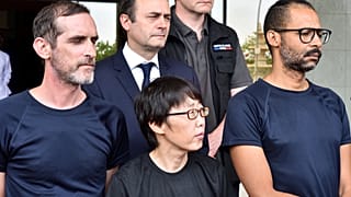Los rehenes liberados agradecen a los militares franceses fallecidos