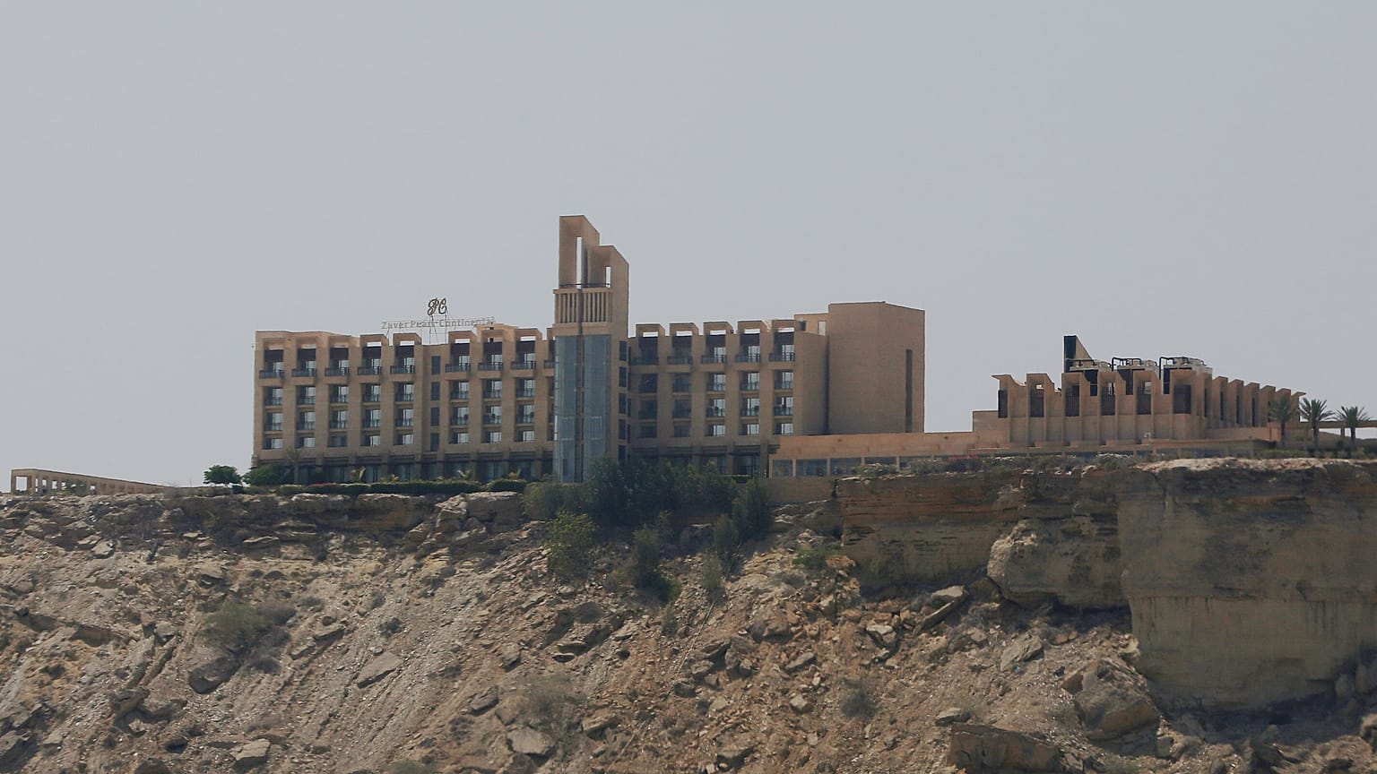 Pakistan'da 5 yıldızlı otelde saatler süren çatışma sona erdi: 5 ölü