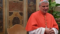 Chi è Konrad Krajewski, l'elemosiniere "Robin Hood" di Papa Francesco