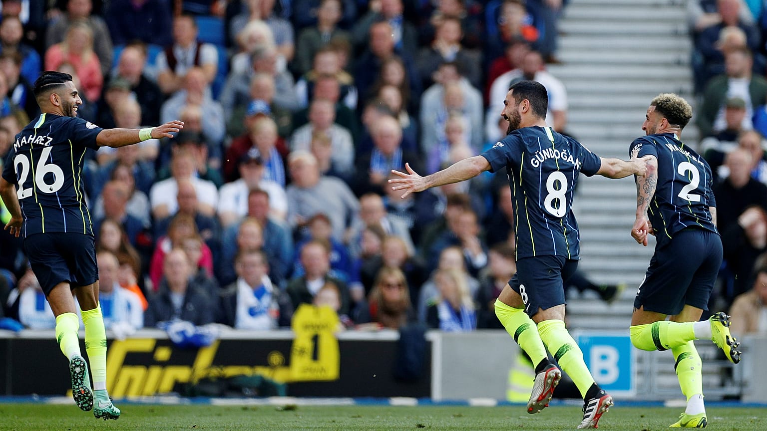 İngiltere Premier Lig'de şampiyon 1 puan farkla Manchester City 