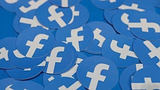 فيسبوك تحذف 23 حسابا إيطاليا كاذبا قبل الانتخابات الأوروبية