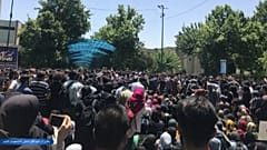 تجمع دانشجویان معترض در دانشگاه تهران با دخالت بسیج به تشنج کشیده شد