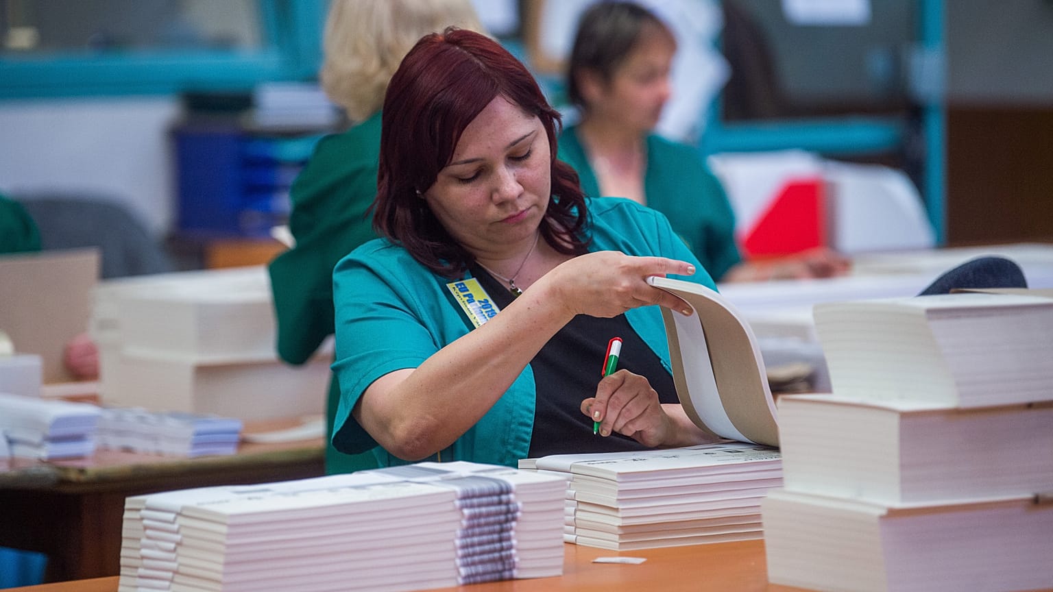 Az EP-választás hétvégéjén kivételesen nyitva lesznek a kormányablakok