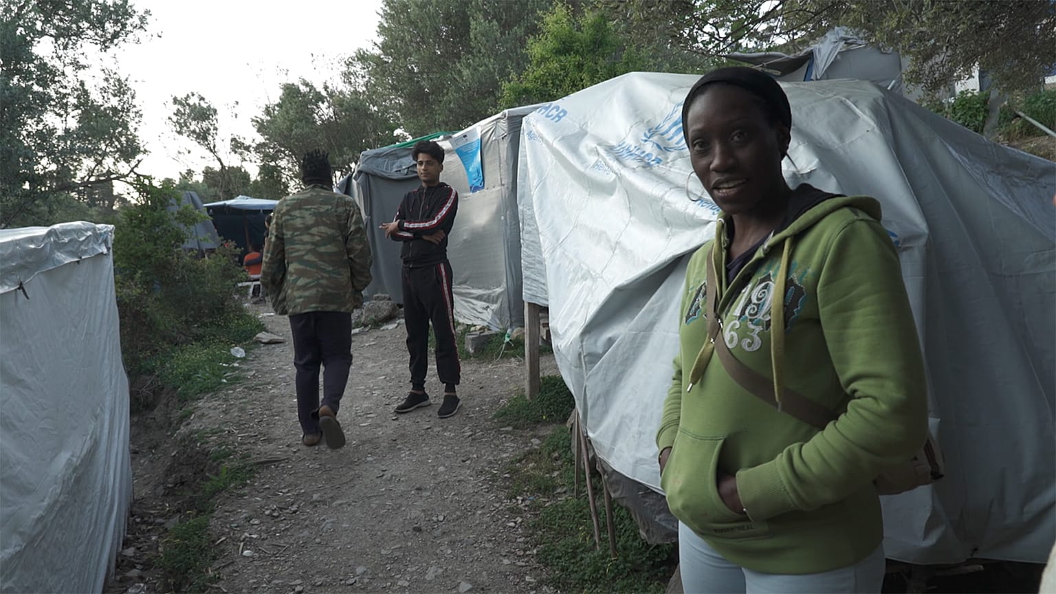 No meio das ratazanas, migrantes sonham com vida melhor