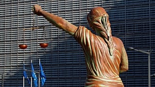 Απορρίφθηκε η αγωγή κατά της ΕΚΤ για το ελληνικό «κούρεμα»