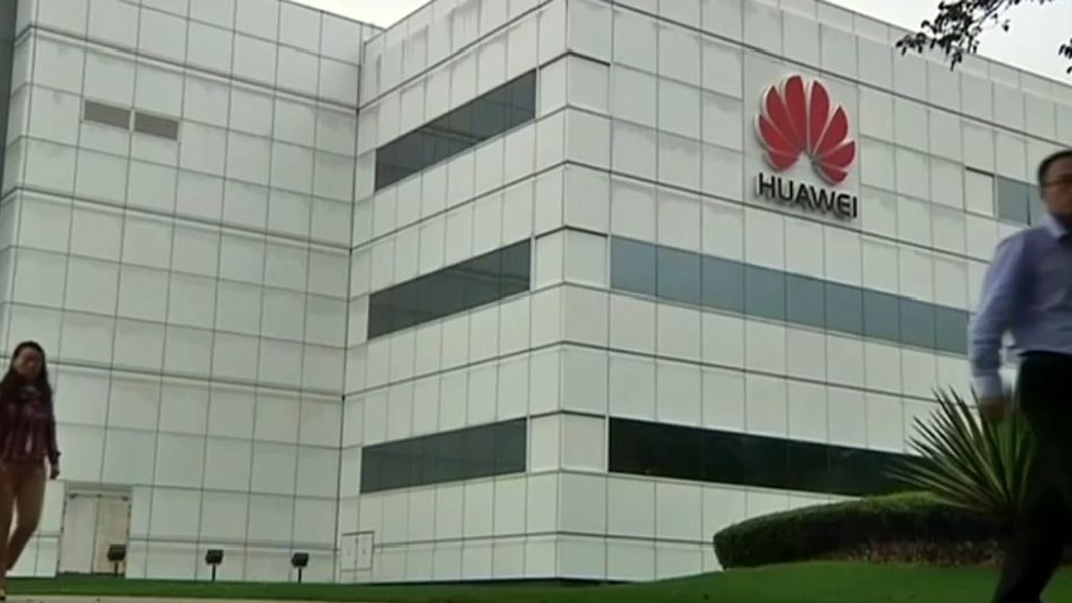 Trump pressiona China com proibição à Huawei