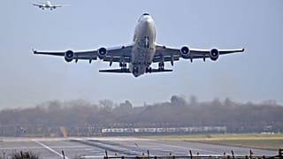 U.S. warns airliners flying in Persian Gulf amid Iran tensions