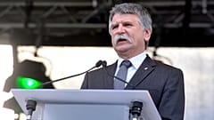 Kövér a pedofíliához hasonlította az örökbefogadás követelését a melegektől