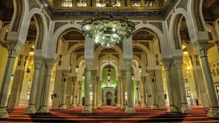 الشطاف والعلكة والسجائر تعرف على أغرب الفتاوى حول صيام رمضان ومفطراته 