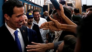 Guaidó confirma contactos y anuncia la 'liberación' de Simonovis
