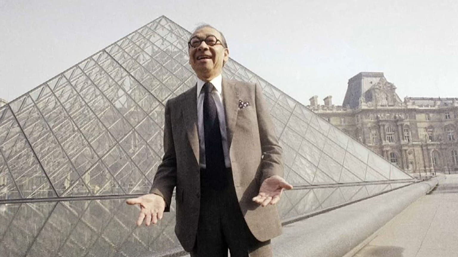 وفاة المعماري الأمريكي مصمم هرم متحف اللوفر الشهير عن 102 عام
