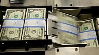 مضیقه ارزی ایران؛ کسری دلارهای نفتی چقدر است؟ 