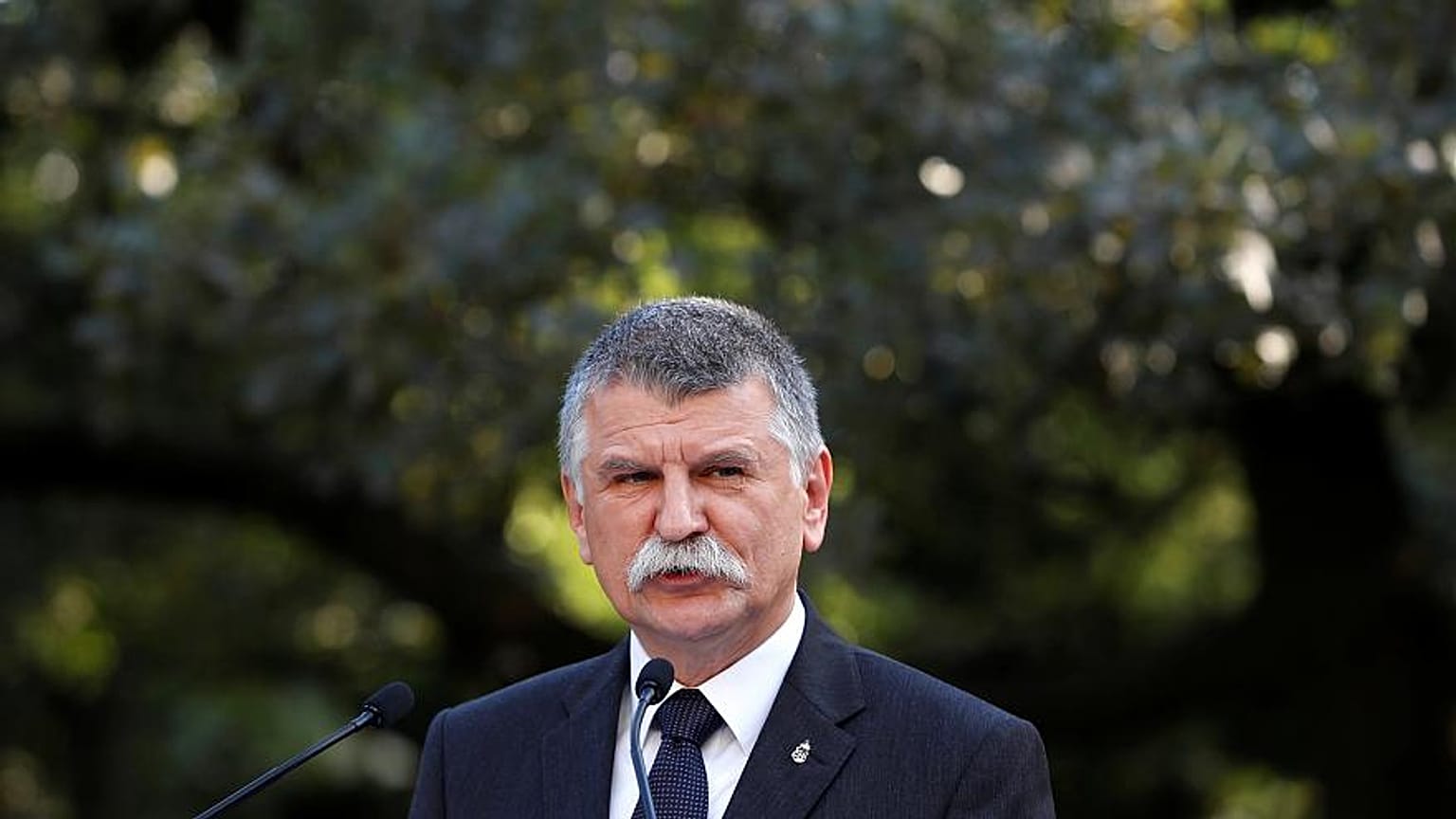 Ungheria, il presidente del Parlamento paragona l'adozione omosessuale alla pedofilia
