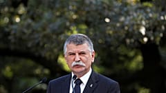 Ungheria, il presidente del Parlamento paragona l'adozione omosessuale alla pedofilia
