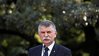 Ungheria, il presidente del Parlamento paragona l'adozione omosessuale alla pedofilia