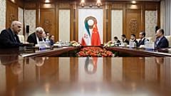 ظریف در پکن: ایران خواستار اقدام محسوس و عملی  برای نجات برجام است