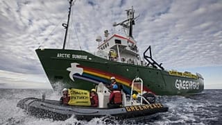 Rusya ile Hollanda arasındaki davada uzlaşma: Greenpeace'e 2.7 milyon dolar ödenecek