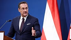 Oroszoknak ígért titokban közbeszerzéseket az osztrák alkancellár