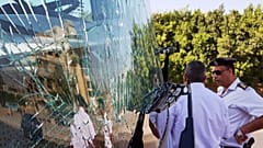 Egitto, bus di turisti colpito da un ordigno a Giza