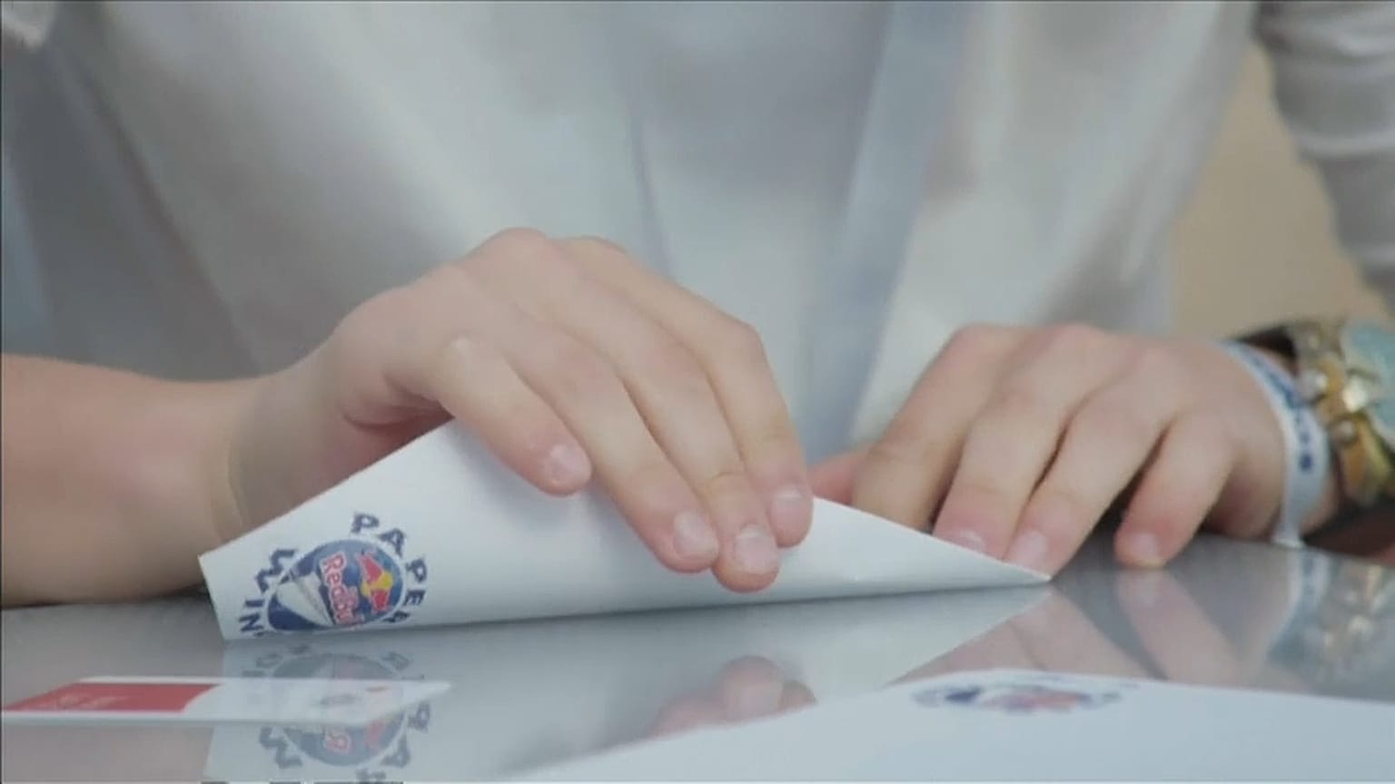Laissez voler les petits avions de papier ! 