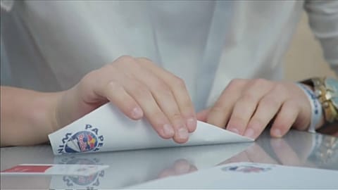 Laissez voler les petits avions de papier ! 