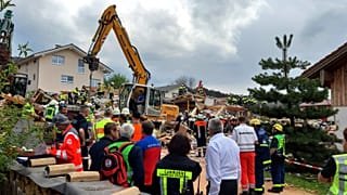 Wohnaus explodiert im Ostallgäu: 2 Tote geborgen