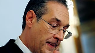 Az FPÖ lerázta magáról az ibizai videót