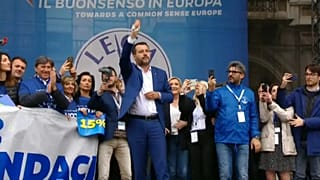Aşırı sağcıların zirvesinde Hristiyanlık vurgusu ve haçlı kapanış 