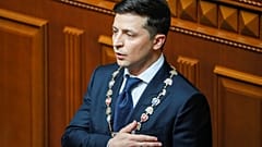 Ukrayna'da göreve başlayan Zelenskiy, ilk icraatına parlamentoyu feshederek başladı