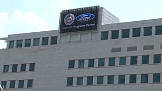 7000 embert küld el a Ford