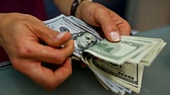 BDDK'dan döviz hamlesi: 100 bin dolar alımı bir gün valörlü olacak