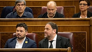 Si apre in Spagna la XIII legislatura: tra i deputati detenuti catalani e i neofranchisti di Vox