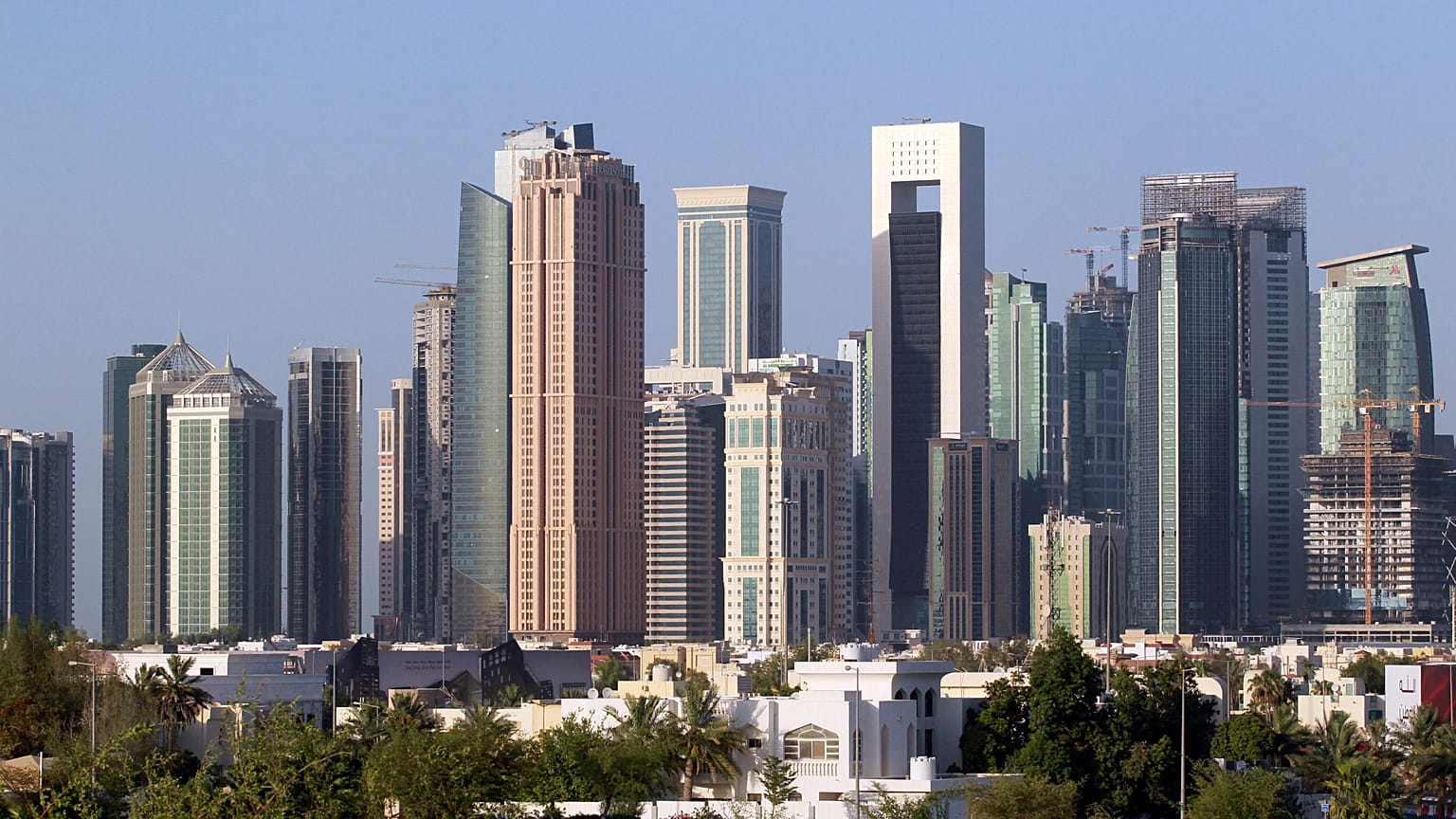 تعرف على الفئات الخمس التي يحق لها طلب اللجوء السياسي في قطر 
