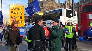 Jeremy Corbyn rejeita novo acordo para o Brexit