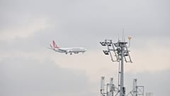 İstanbul Havalimanı'nda kaza: THY uçağı elektrik direğine çarptı