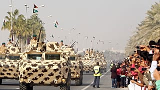 دبابات تابعة للجيش القطري خلال عرض عسكري احتفالا باليوم الوطني القطري