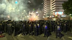 Protestos contra reeleição de Joko Widodo incendeiam Jacarta