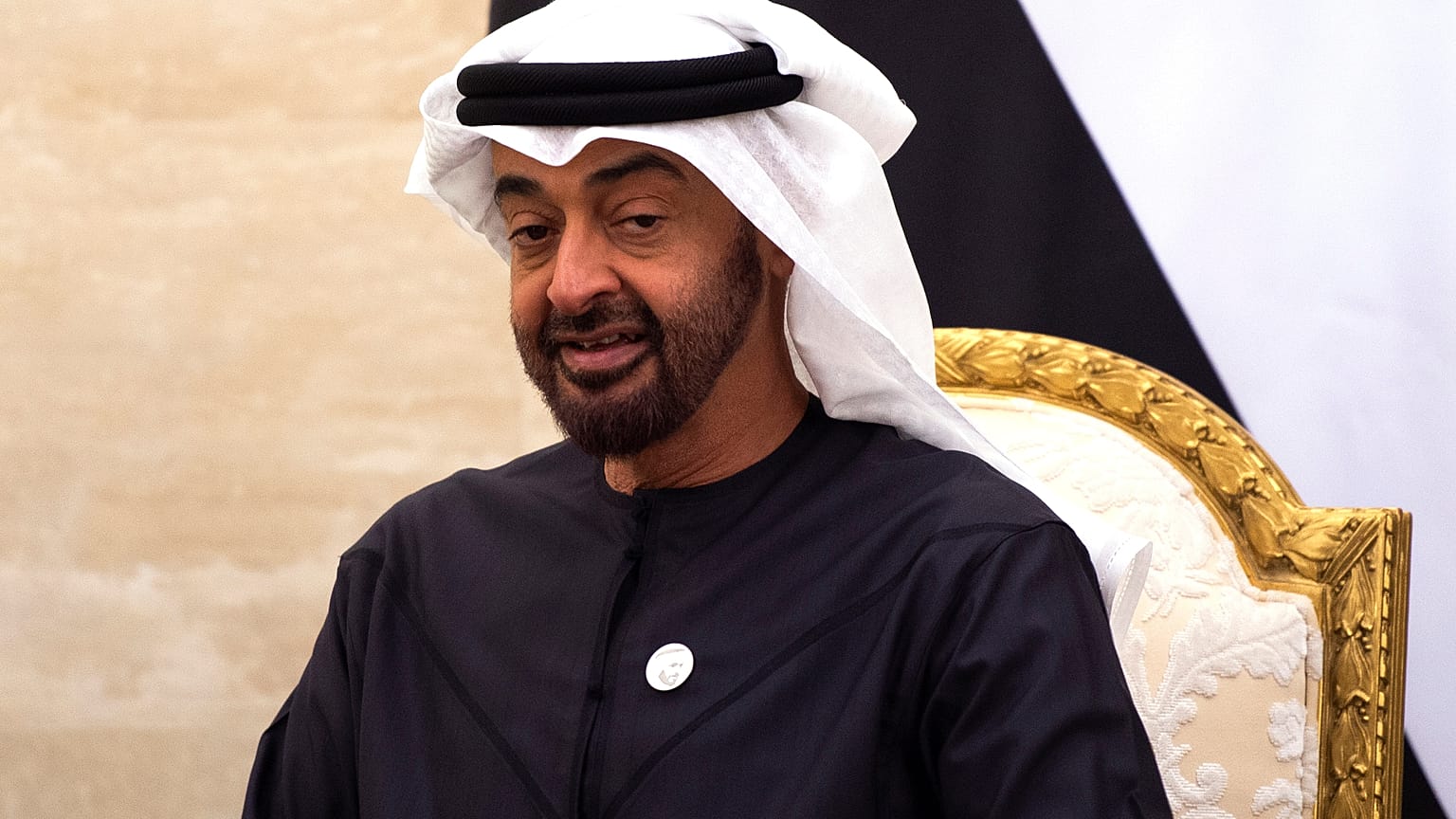 ولي عهد أبوظبي: نعمل على ضمان حرية الملاحة في المنطقة