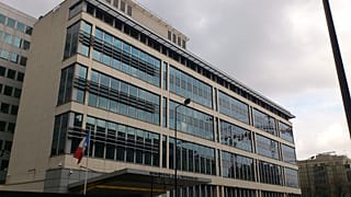 Francia: le pressioni dei servizi sulla stampa, i sindacati denunciano