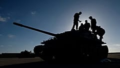 Macron-Haftar-találkozó: reakciók a tripoli frontvonalból