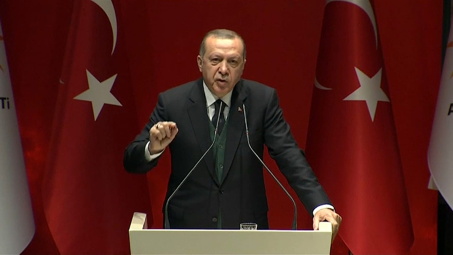 حزب يترأسه أردوغان: لا عيب في عقد اجتماعات بين المخابرات التركية والسورية