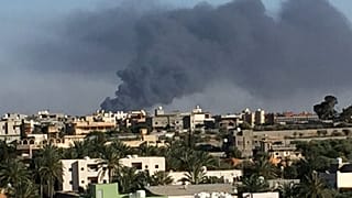 اصابت راکت به محل جلسه نمایندگان مخالف خلیفه حفتر در طرابلس